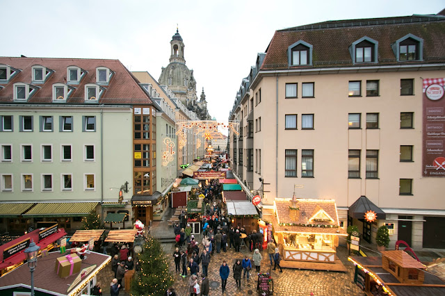 Mercatino di Natale vicino alla Frauenkirke-Dresda