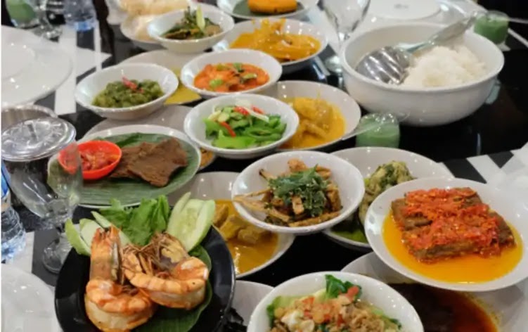 Daftar Restoran Padang Terkenal dan Populer Di Jakarta