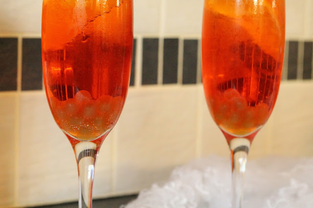 Halloween Cocktail Aperol Spritz