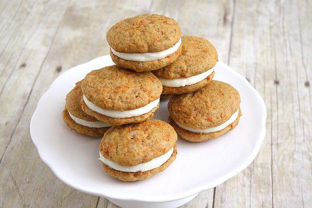 Carrot Cake Whoopie Pies Recipe