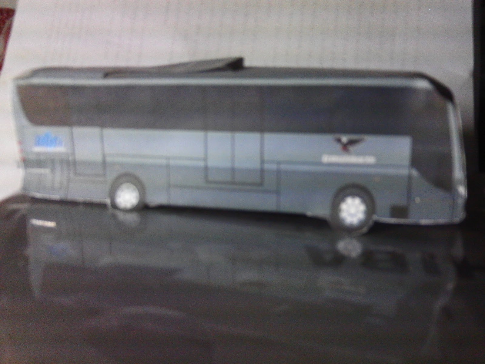 paper craft miniature bus Indonesia: kerajinan miniatur bus di ...