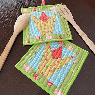 Spring quilted tulip potholders or trivet