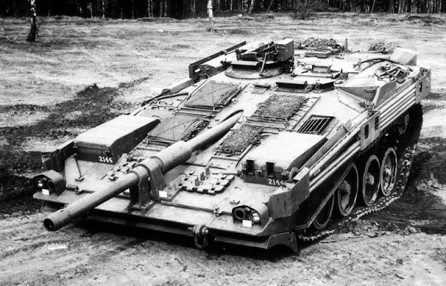Гидропневматическая подвеска танка Strv-103 обеспечивает вертикальное наведение орудия 