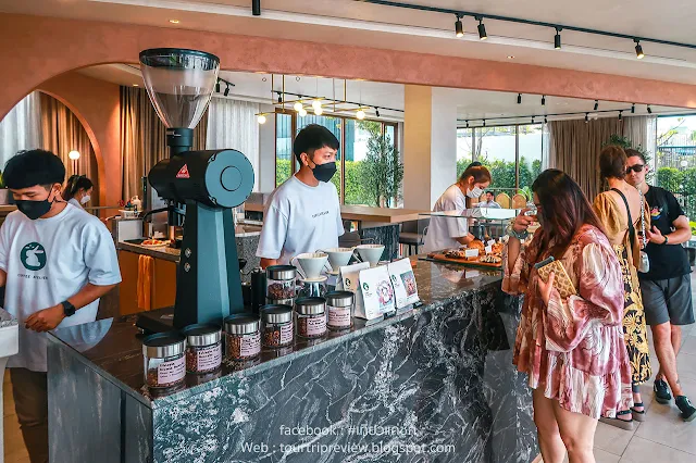 รีวิว ร้านกาแฟ RABBIT IN THE MOON @Jomtien Pattaya Beach มาดูกันว่าร้านนี้เขามีมุมมอง กระต่ายในดวงจันทร์ อย่างไร