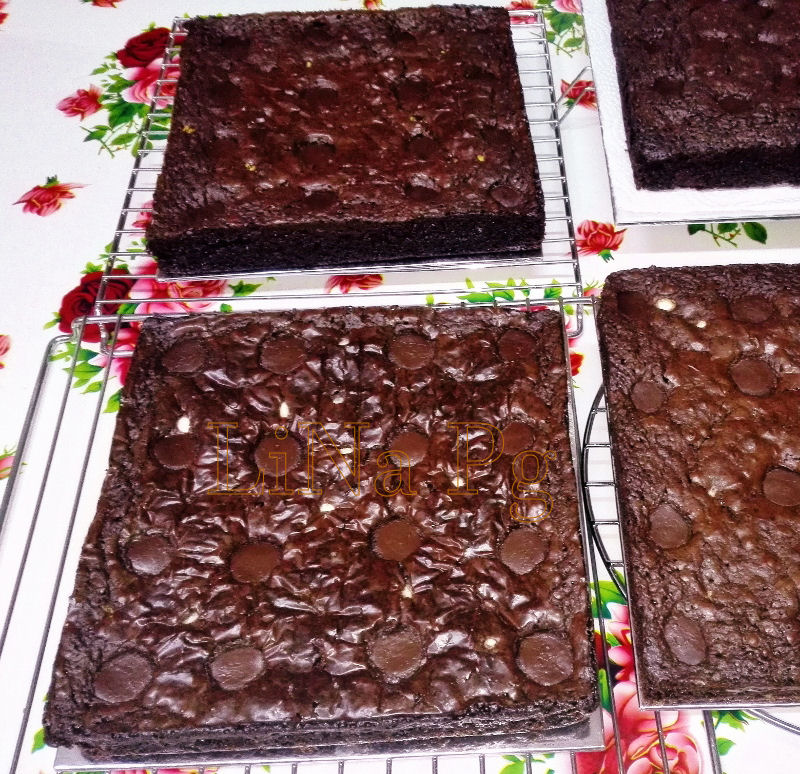 Tempahan Brownies Pos, Kek Karamel Dan Kek Karamel Coklat 