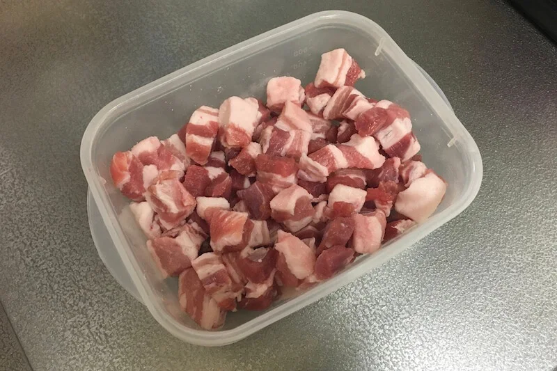 ベーコンの代わりに豚バラ肉の簡易塩豚が良い