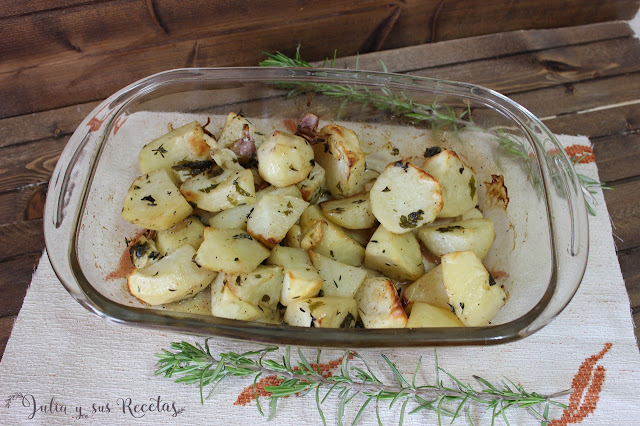 Patatas al horno para guarnición. Julia y sus recetas