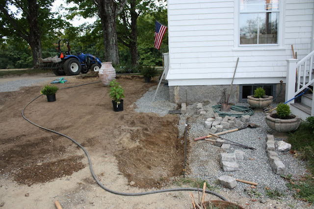  While going through some photos from last year at this time I realized that I showed you  Info FOr You renovation photo-story:  the front landscaping and cobblestone walk