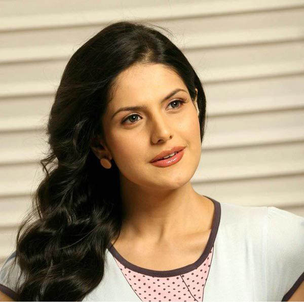 Zarine Khan HD Wallpaper Free Download