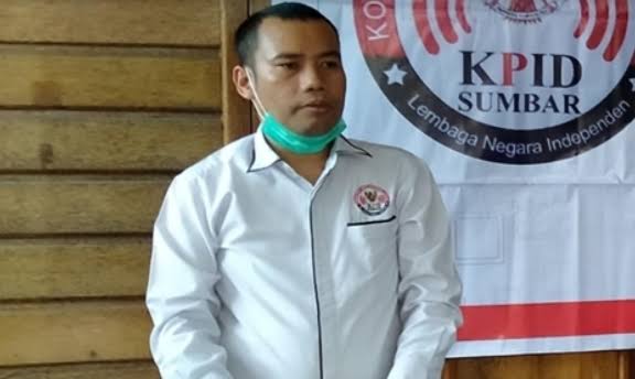 Ketua KPID Sumbar, Afriendi Sikumbang