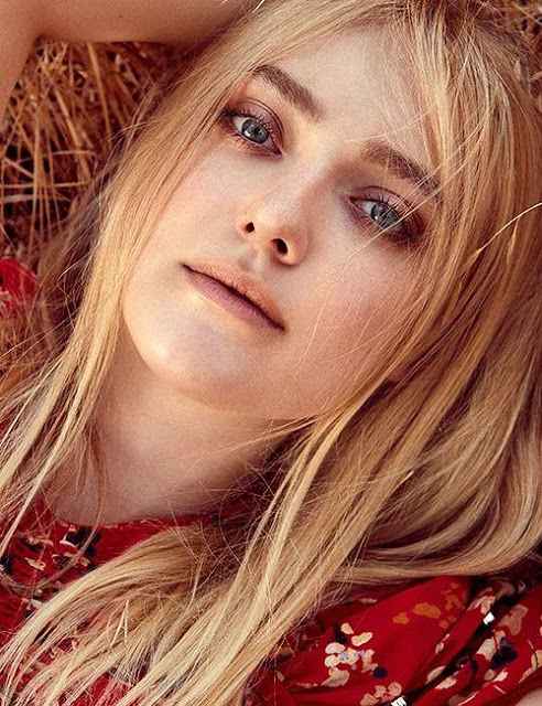 Actress Dakota Fanning Awesome Profile Pictures