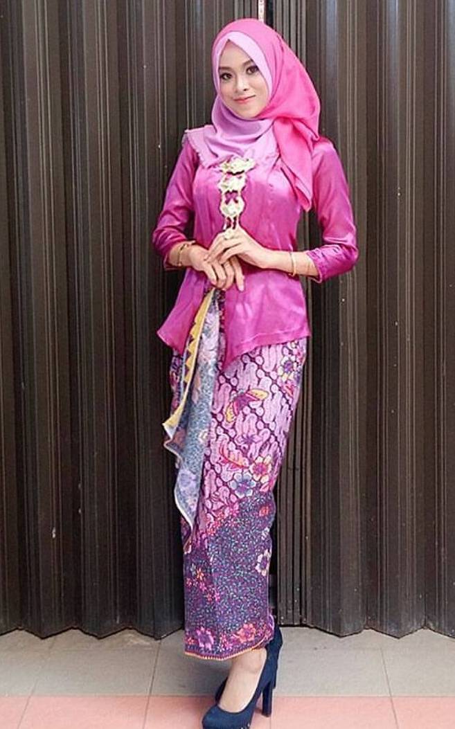 Inspirasi modis pembahasan baju wisuda tentang  24+ Baju Anak Muslim Untuk Wisuda, Terpopuler!