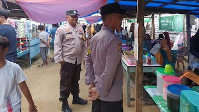  Polsek Kerumutan Sambangi Pasar Tumpah Ramadhan 