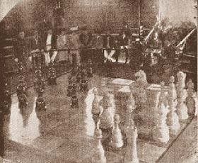 Tablero de ajedrez gigante en 1904