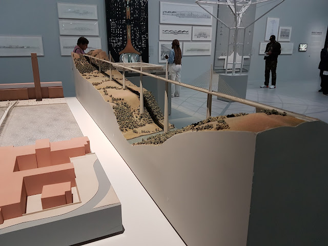 La maquette du Viaduc de Millau dans l'exposition