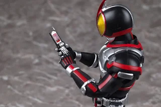 REVIEW SHFiguarts (Shinkocchou Seihou) Kamen Rider Faiz [ 555 ], Bandai