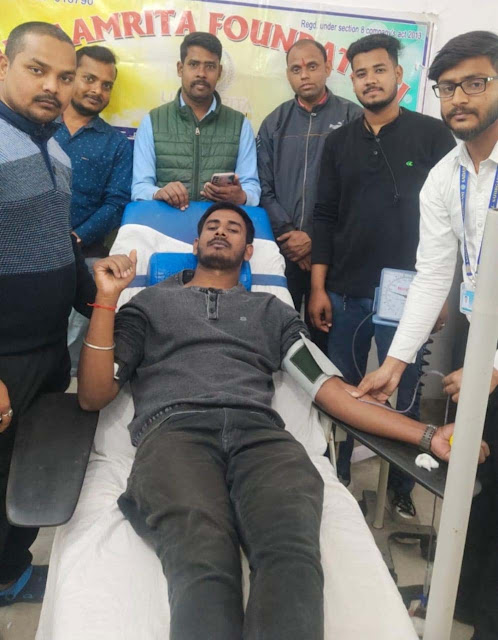 पुलवामा हमले में शहीद हुए जवानों की याद में "उमा अमृता फाउंडेशन" ने किया रक्तदान शिविर का आयोजन