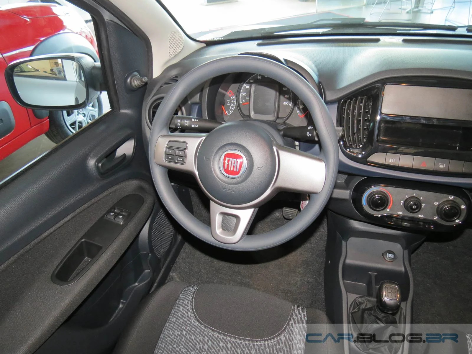 Novo Fiat Uno Attractive 1.0 2015 - interior