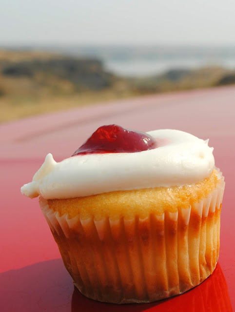 Strawberry cheesecake cupcake 