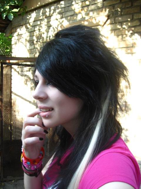 girls' emo scene hair style