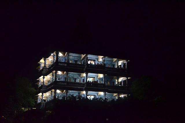 close up of Shankar Viman Mandapam, Prayag