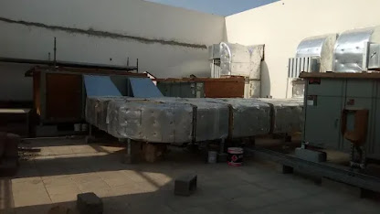 www.hvacmepcontractors.com    空间中四平方英尺或以上的所有矩形管道的吊架应为球形条，固定在管道下方的一个 1/4" x 1 1/4" x 1/8" 角度。管道但 4 平方英尺。英尺在空间应
