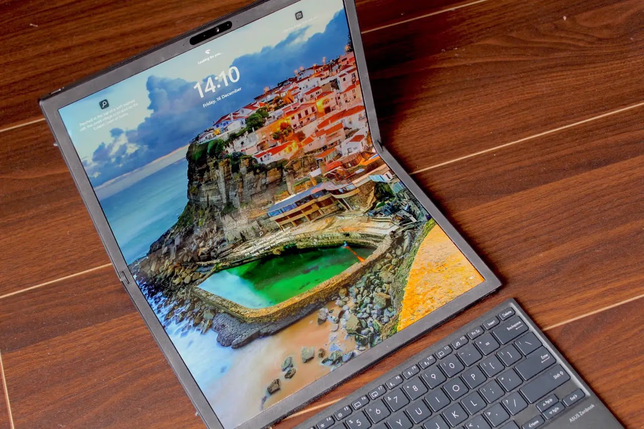 Asus Zenbook 17 Fold OLED review