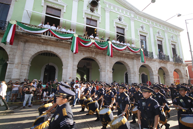 Desfile Cívico Militar por el 212 Aniversario del Inicio de la Independencia