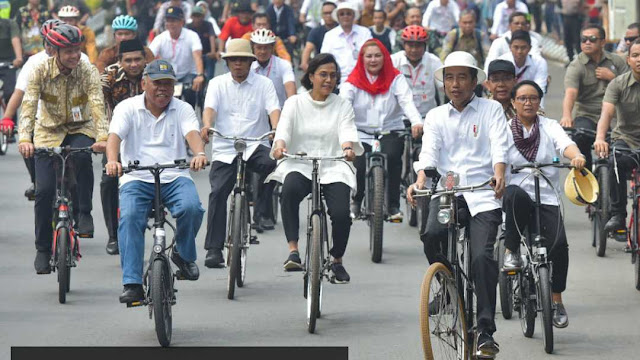 Kunjungi Pasar Johar dan Kota Lama, Jokowi: Pedagang Harus Jaga Kebersihan, Jangan becek - jangan bau