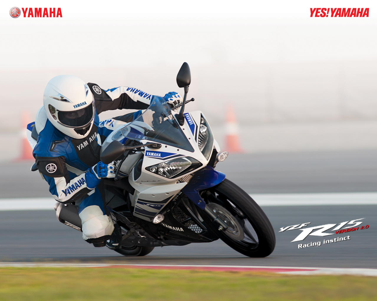 Yamaha YZF R15 Version 2.0: 2013 Yamaha R15 - New Colors