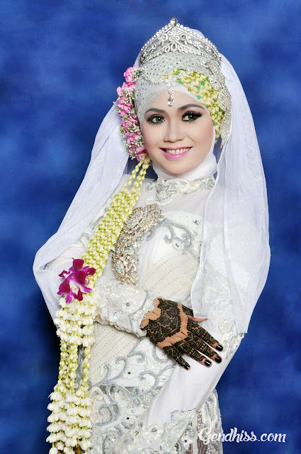 Rias dan Kebaya Akah Nikah Savaradhita