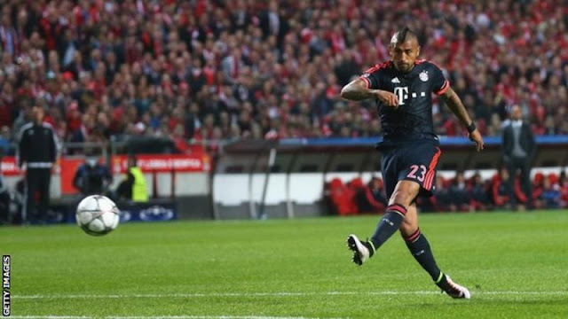  Bayern Munich vất vả vào bán kết cúp C1