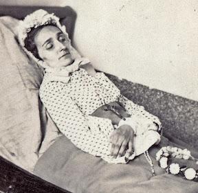 Fotografia post mortem del segle XIX. Col·lecció particular de Palamós.
