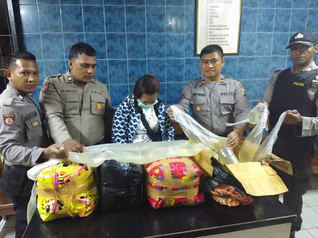 Polisi Gagalkan Penyeludupan Ratusan Liter Sopi dari Ambon