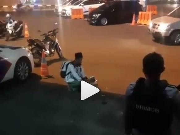 Kenapa Harus Marah Disaat Polisi Memeriksa Santri Karena Dicurigai Teroris? 