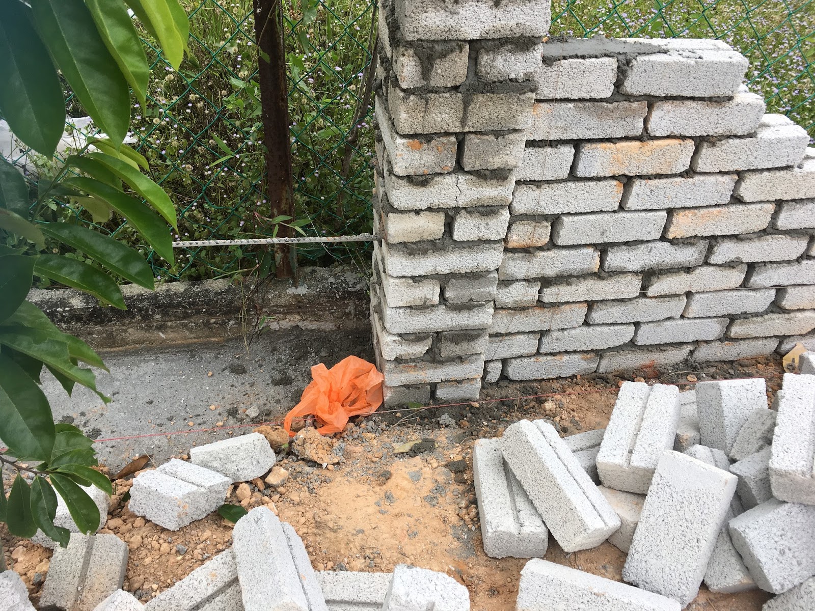 Pengalaman dan Kos Buat Tembok Rumah nurinkhairi