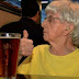  Cụ bà 103 tuổi sống khỏe re nhờ uống bia mỗi ngày