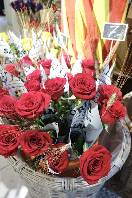 Sant Jordi Festival, Barcelona, Spain, books, roses, World Book Day, Papirvm, Llibreria Sant Jordi, bookmark, travel, blah to TADA, The Little Prince, photo by Claire Mercado-Obias, roses with wheat stalk