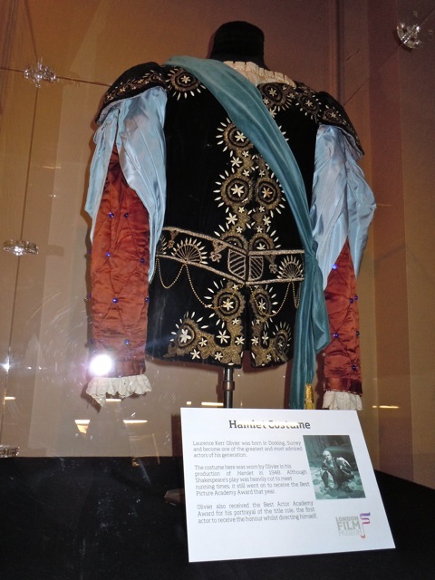 Laurence Olivier Hamlet costume