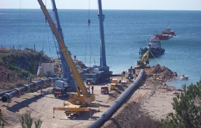 Knowledge about the installation of the exhaust pipe on the ocean floor.