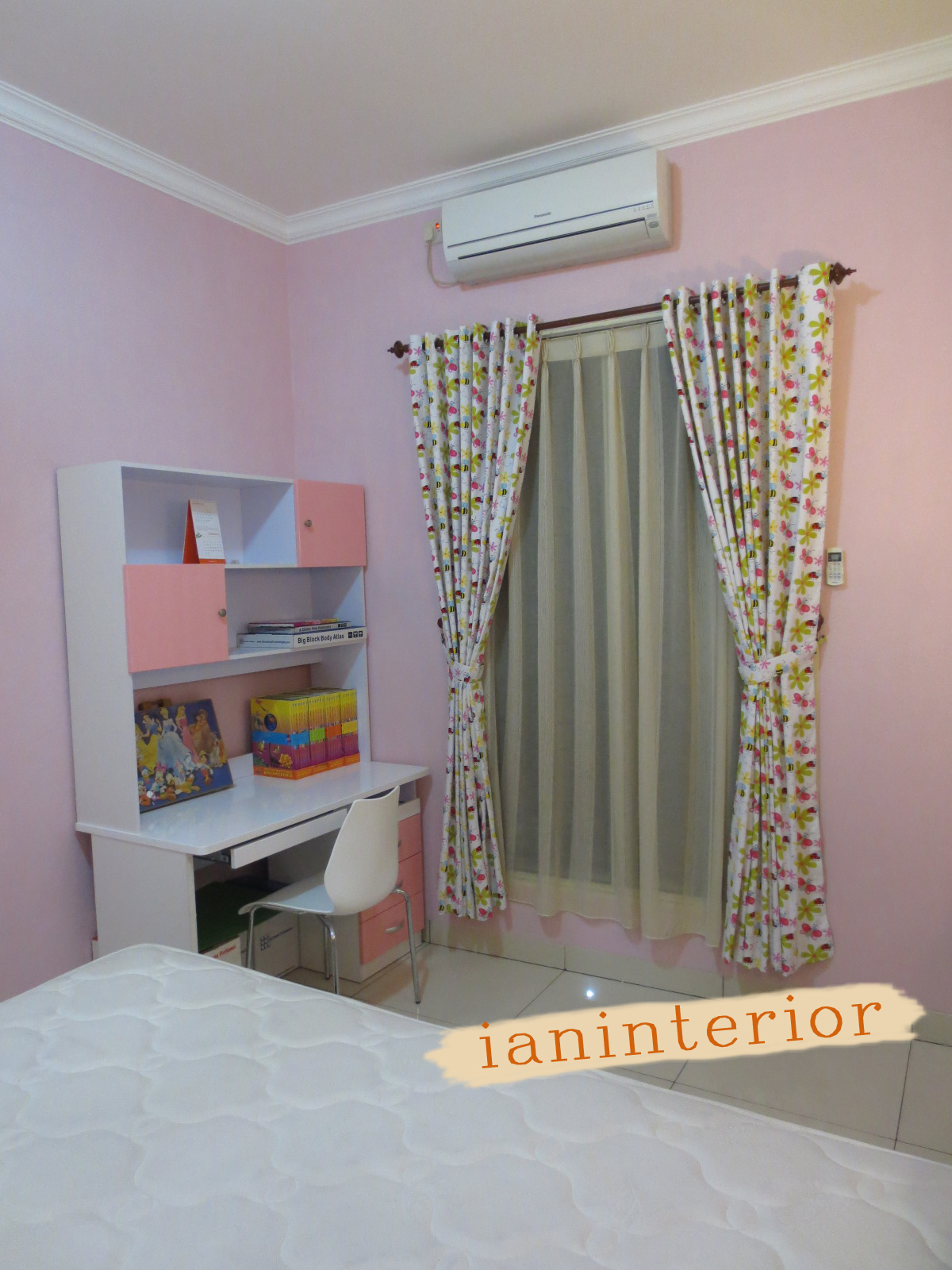 ianinterior: Wallpaper Pink untuk Kamar Anak Perempuan di