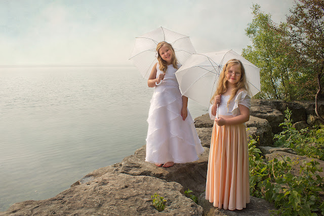 Sisters Photoshoot - Adamson Estate, Mississauga wedding. Holly Cawfield Photography