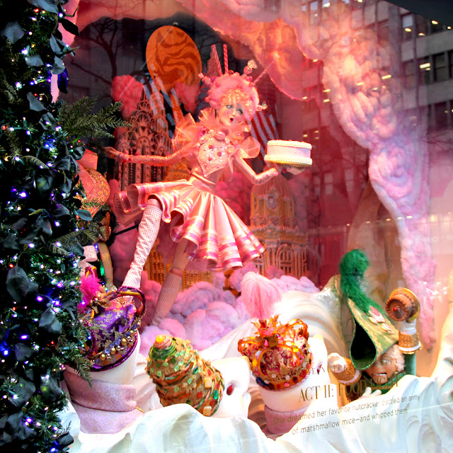 New York City's Holiday Windows 2016 | Linzer Lane Blog | Photos by Lady Lucas