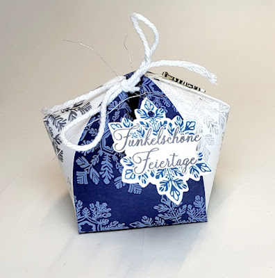 Frostige Geschenkverpackung - Kuppelbox "Funkelflocken" Stampin' Up! www.eris-kreativwerkstatt.blogspot.de