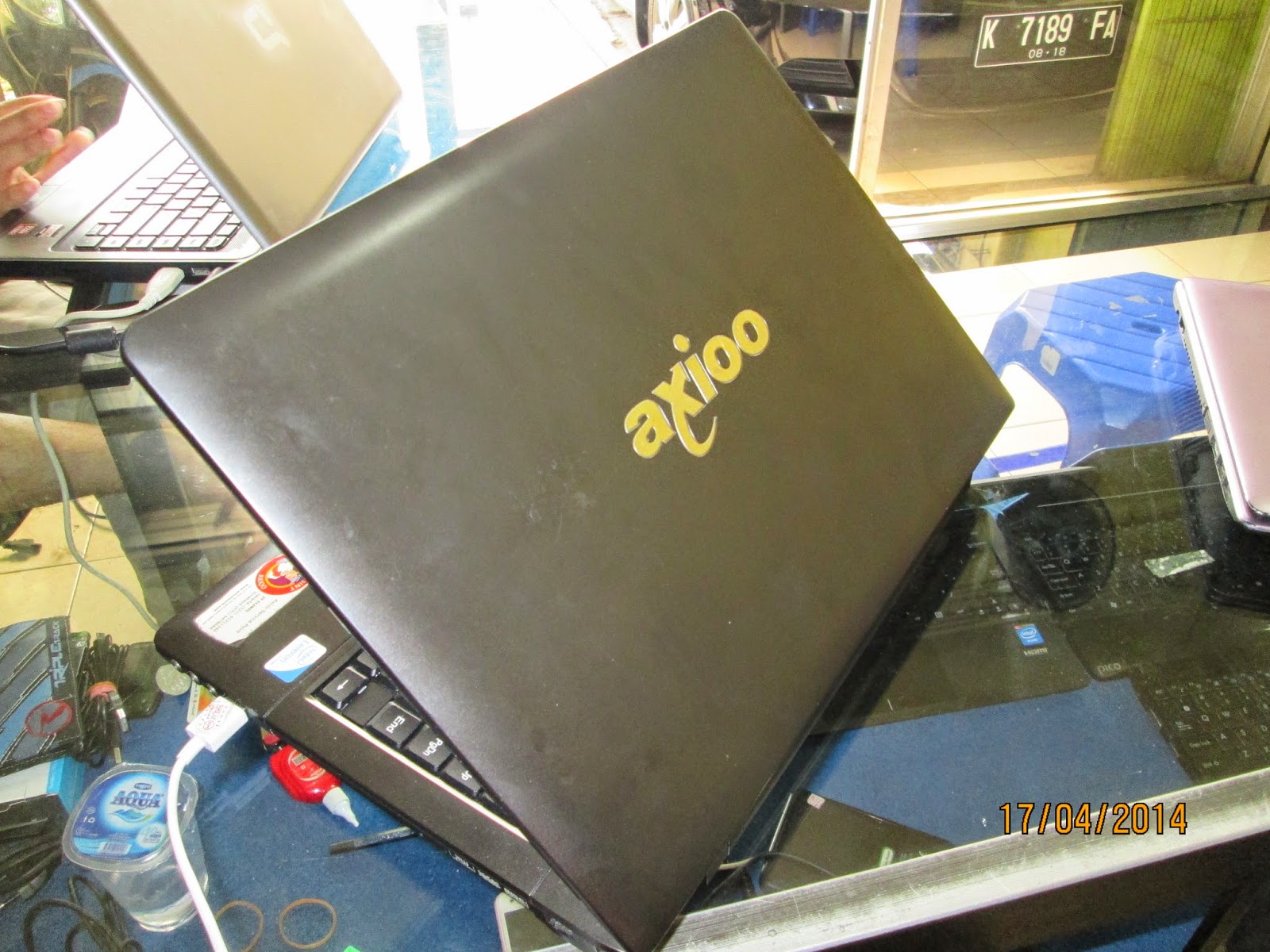 Jual laptop Axioo neon m7x0S celeron murah di solo 