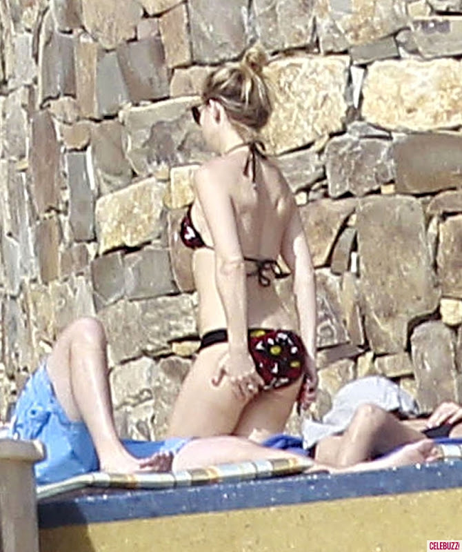 Kate Hudson's bikini ass bores me