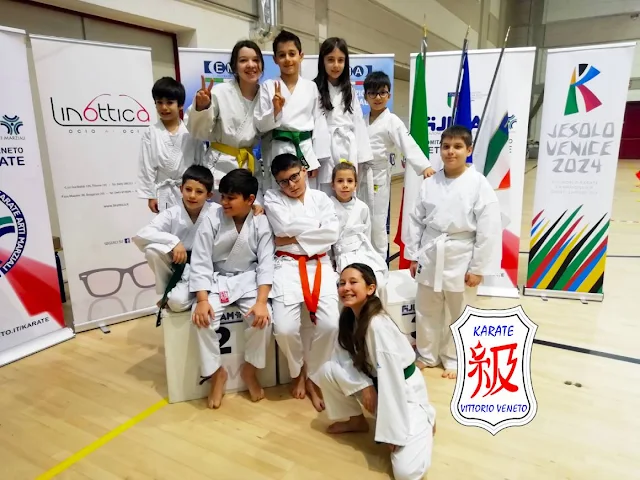 atleti del Karate Kyu Vittorio Veneto a Thiene