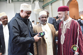 Suède : Le Président Azali a effectué la prière du vendredi à la Grande Mosquée de Stockholm