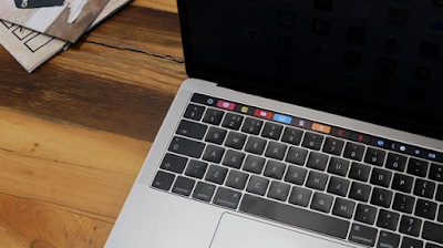 Apple MacBook Pro with Touch Bar (13-inch, 2016)
