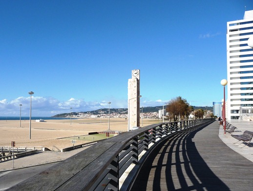 Portugal -Figueira da Foz - praia - relógio - Glória Ishizaka
